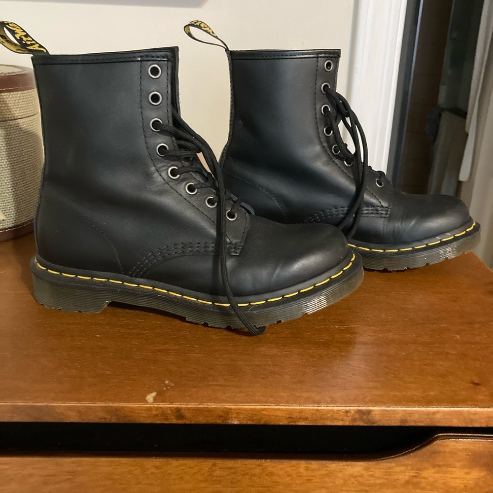 Women’s 1460 Dr. Martens size 7